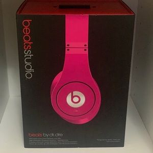 BEATS STUDIO WIRED/BATTERIES